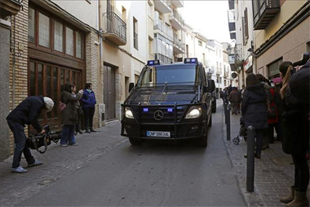 la policía española detiene a dos partidarios de Daesh Dos detenidos en Barcelona por difundir propaganda de Daesh